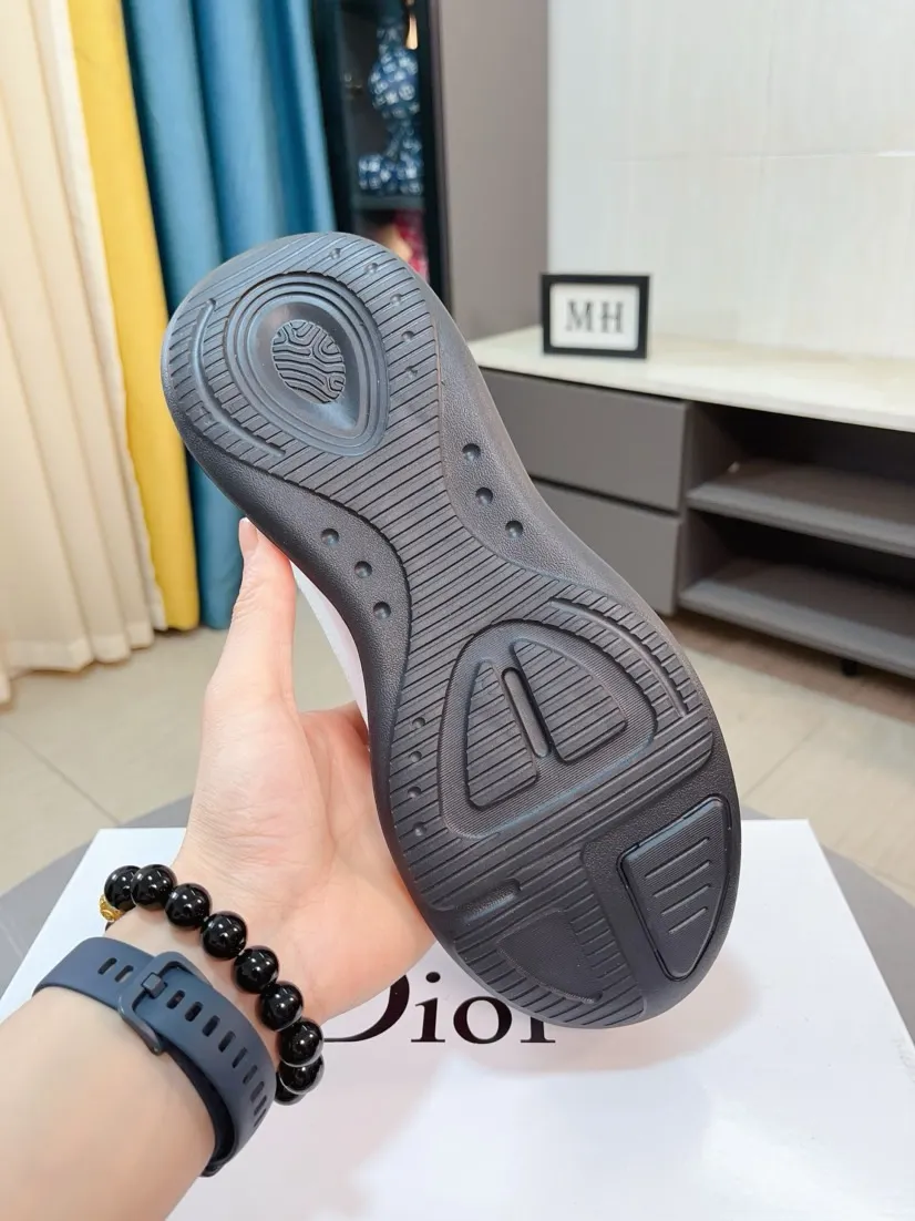 Men's men's shoes 💰440🌹🌹【Dior】Best-selling official website world premiere🔝High-end men's shoes brand official website latest series: The upper is made of imported cowhide with specially designed fabrics➕Mesh breathable lining. Make walking more convenient and comfortable! Compared with the official quality, Midea’s 1:1 replica. Create a fashionable personality to set off your uniqueness! A must-have for trendy men! Classic style. Men's sizes: 38-44.